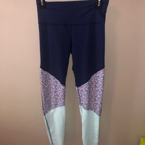 Old navy active leggings 💙💜